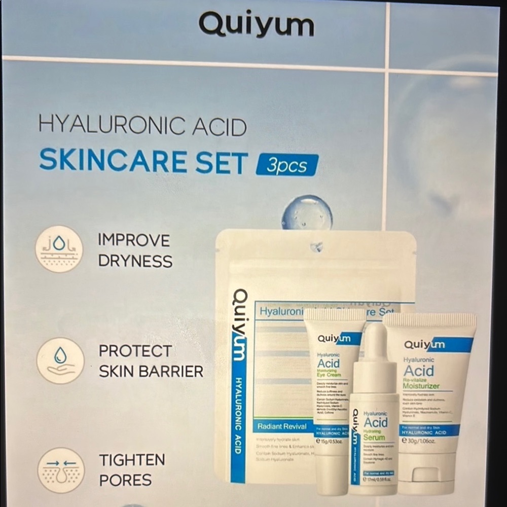 Blue and White Moisturizer Set with Hyaluronic Acid